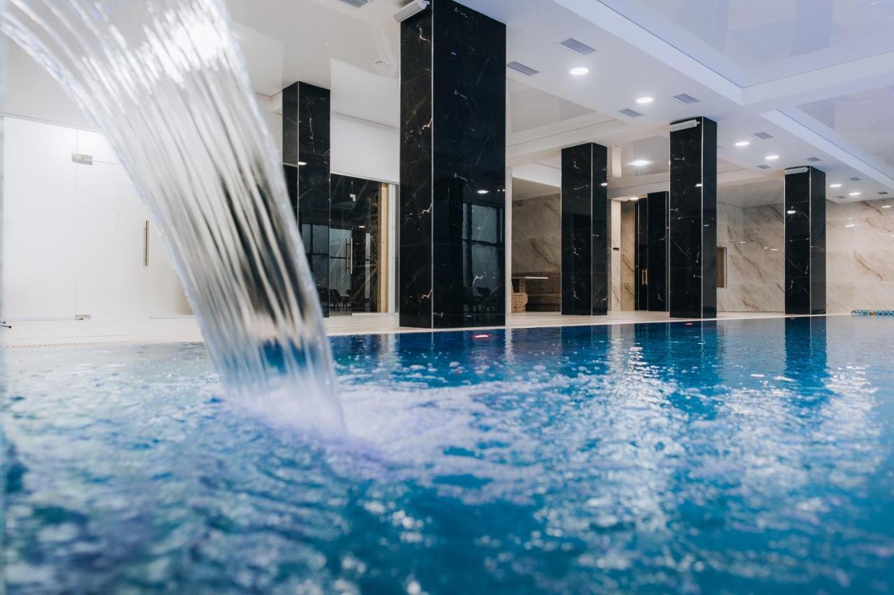 Villa Elena Spa & Resort Boekovel Buitenkant foto