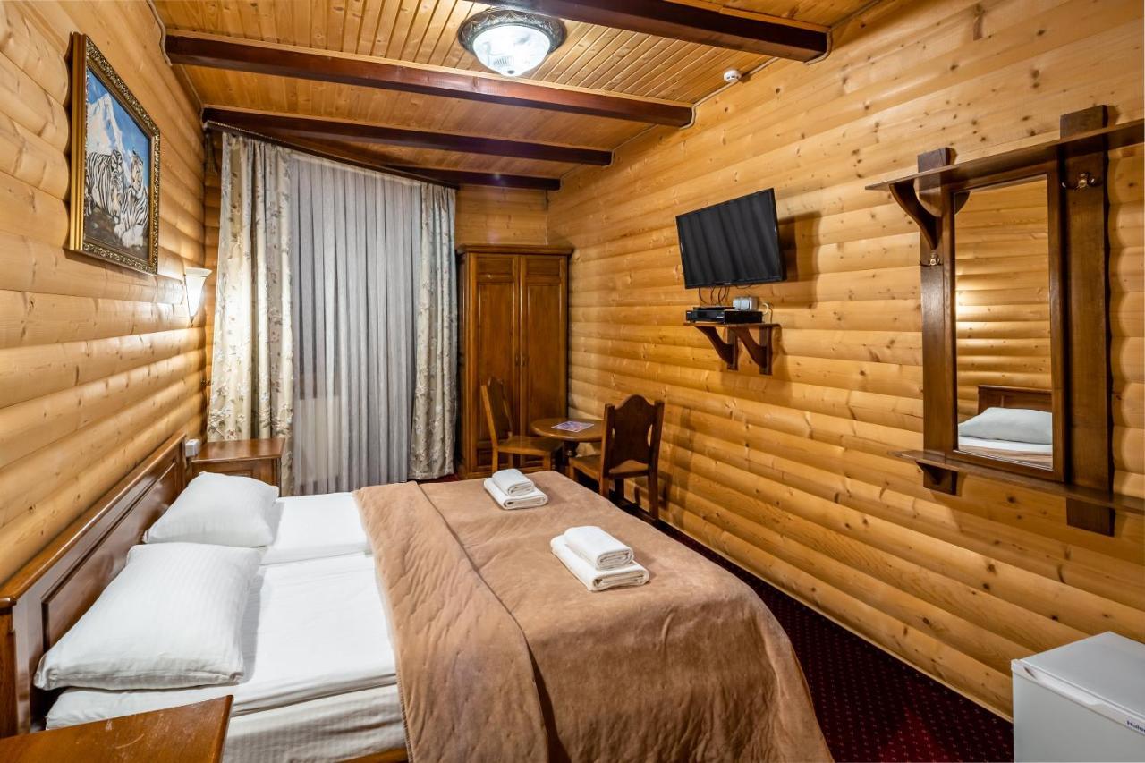 Villa Elena Spa & Resort Boekovel Buitenkant foto