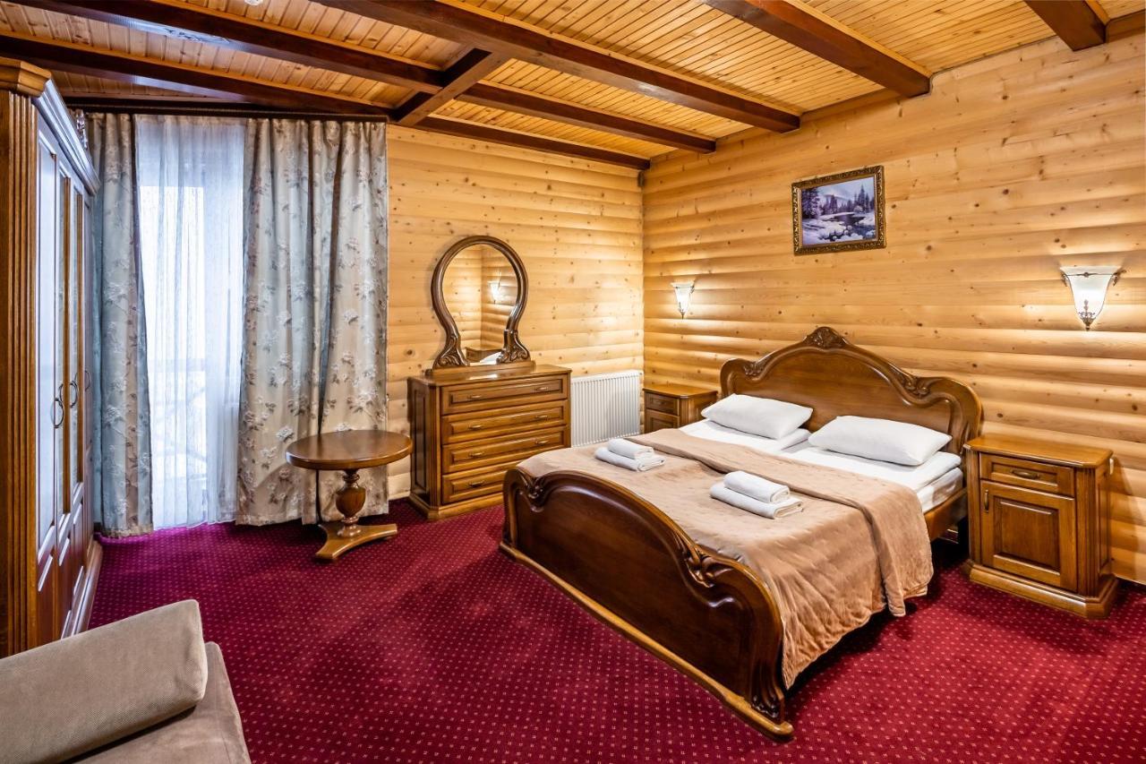 Villa Elena Spa & Resort Boekovel Buitenkant foto