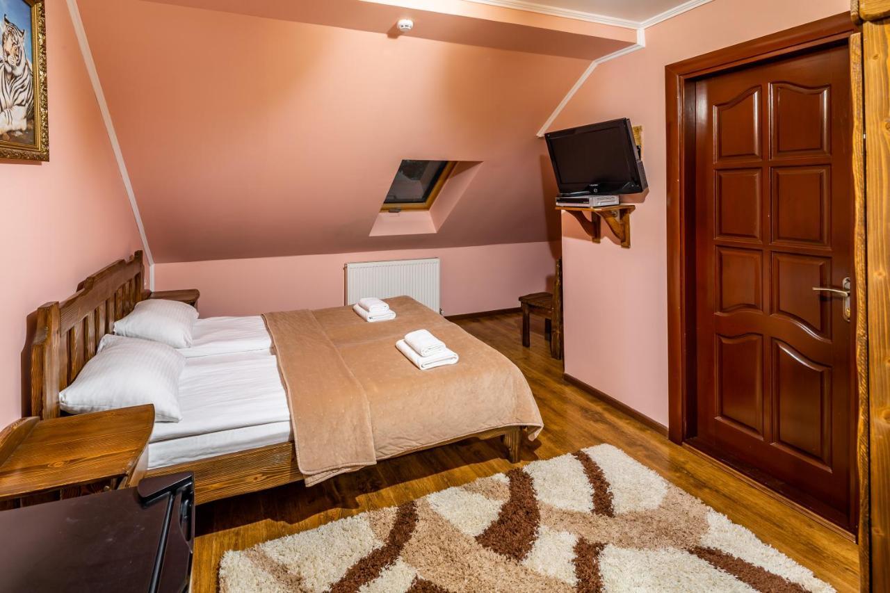 Villa Elena Spa & Resort Boekovel Buitenkant foto