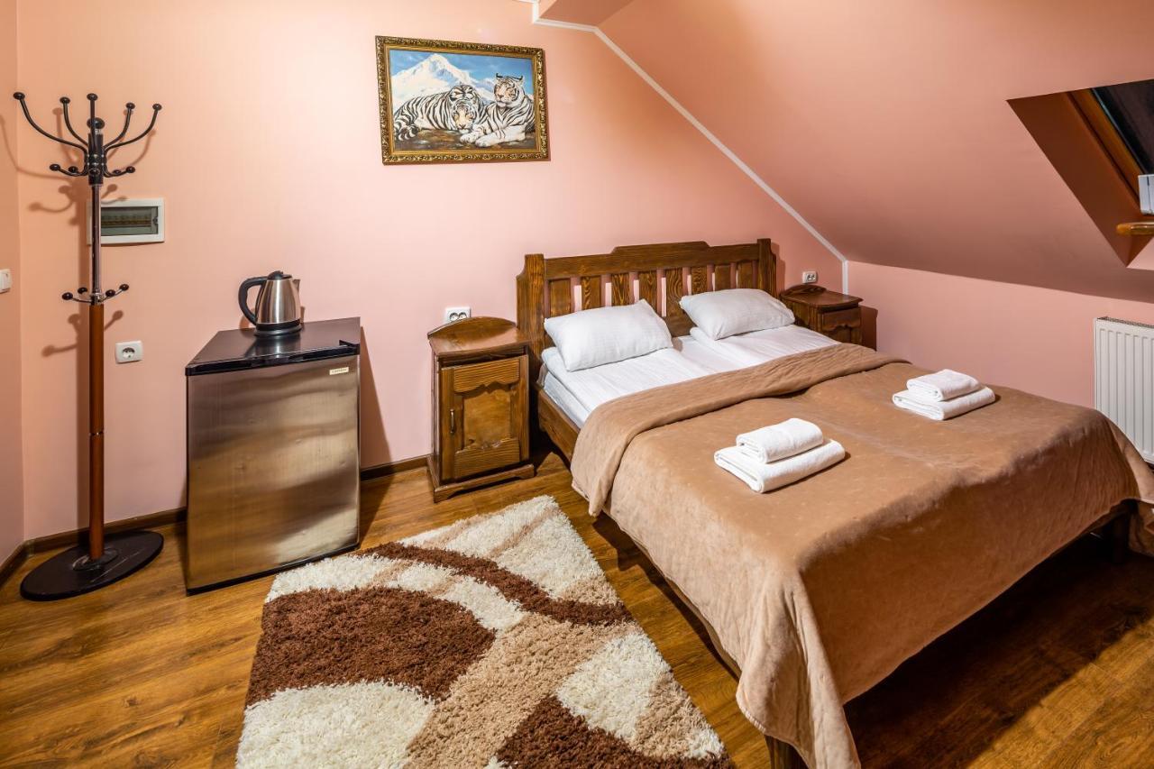 Villa Elena Spa & Resort Boekovel Buitenkant foto