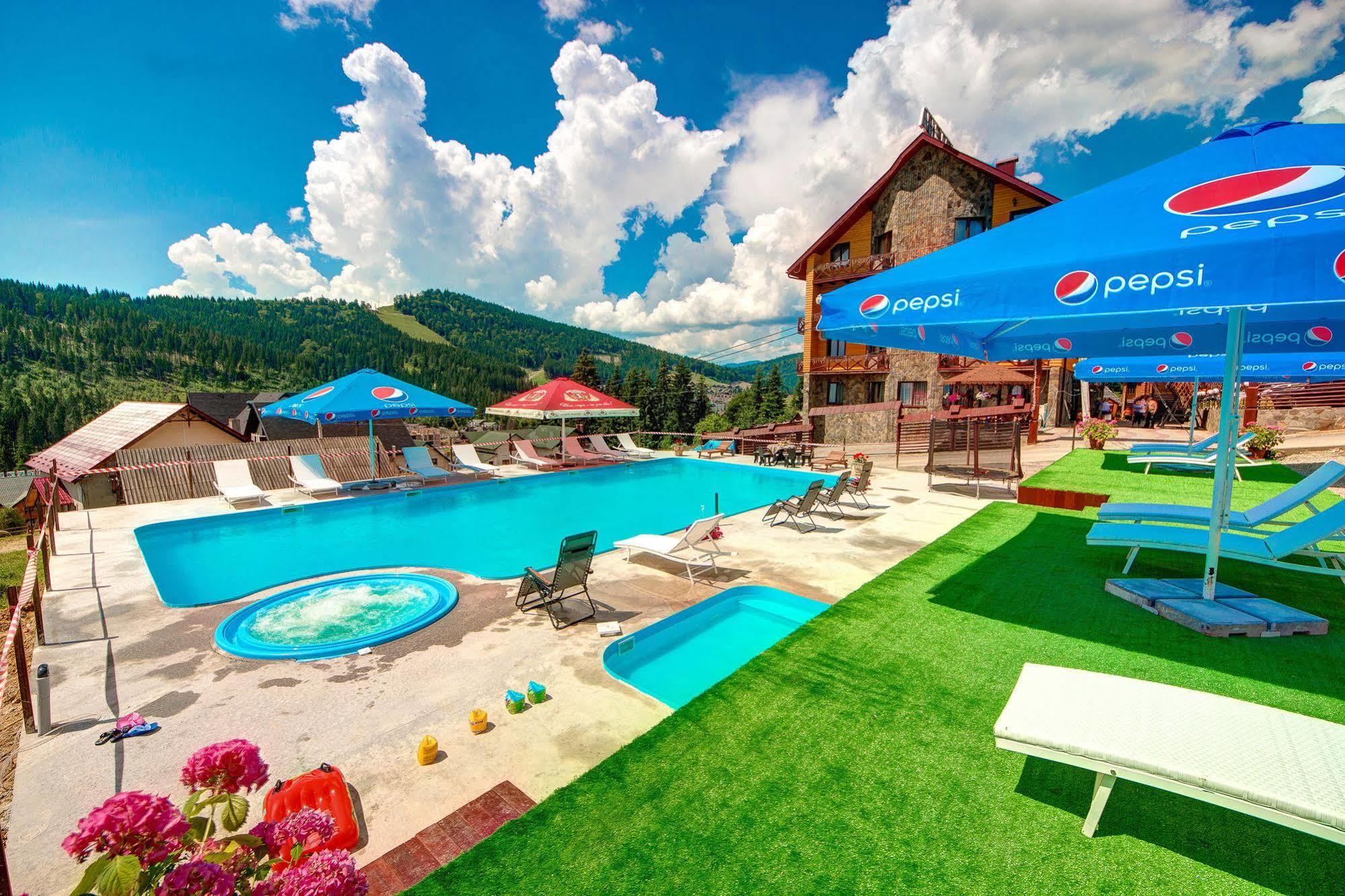 Villa Elena Spa & Resort Boekovel Buitenkant foto